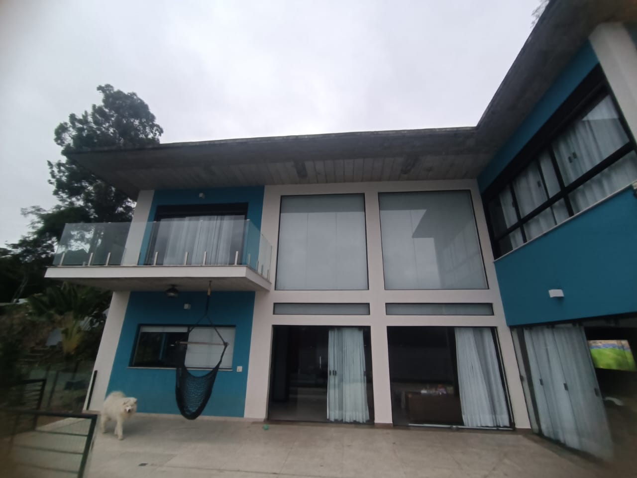 Residência de alto padrão concluída e entregue
