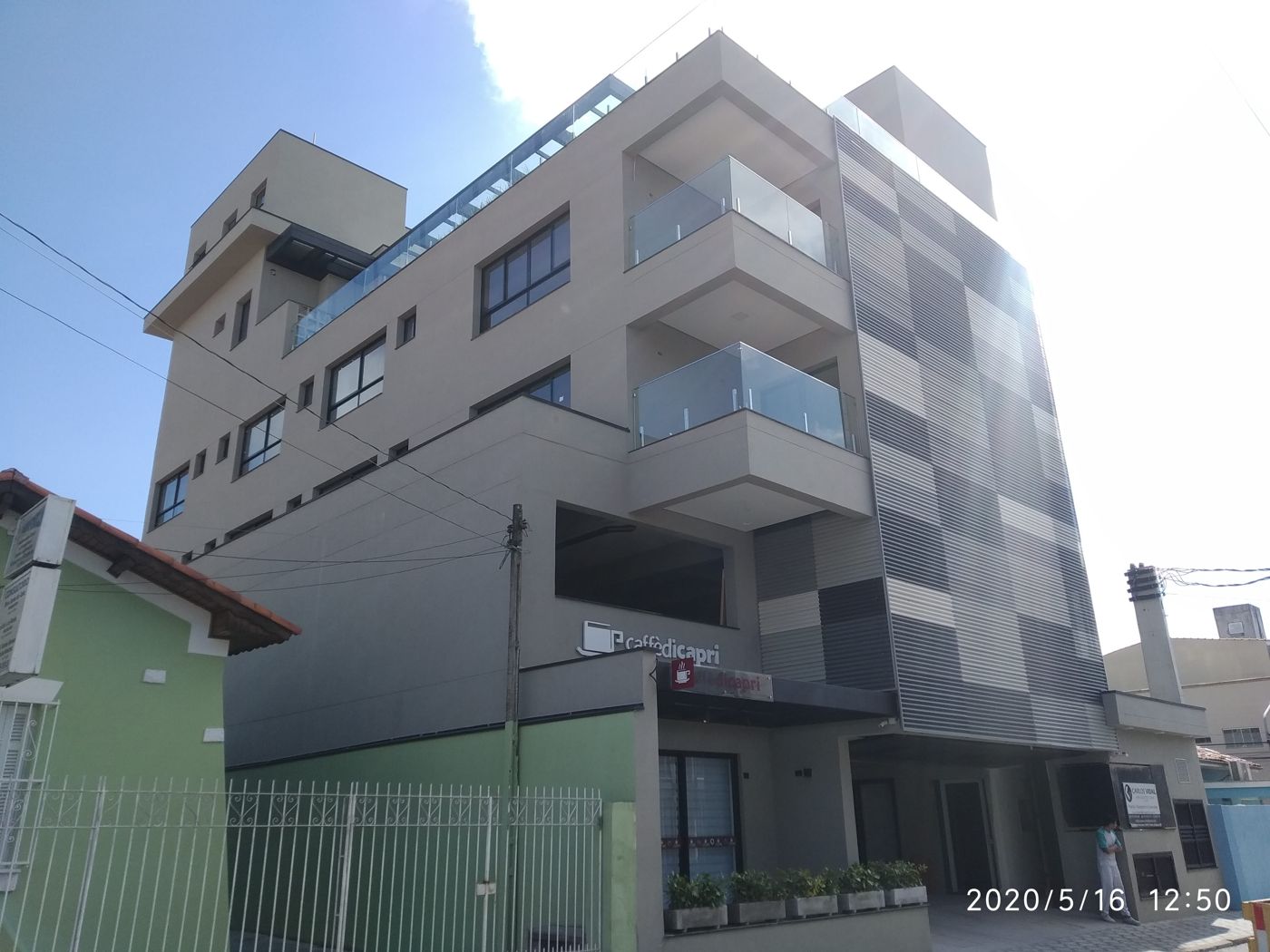 Estrutura de concreto de edifício em execução